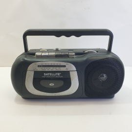 Магнитофон кассетный с функцией радио Satellite, работоспособность неизвестна